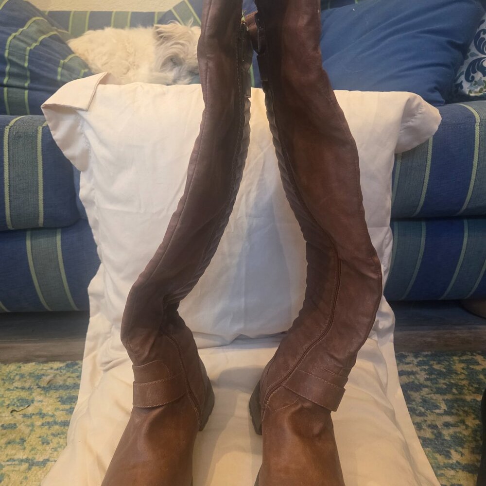 Over the knee Tan Boots - Picture 6 of 8